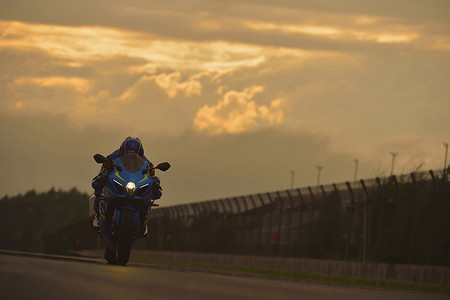 Por un precio de 18.899 euros, la Suzuki GSX-R1000 2017 es la Superbike más barata del mercado español