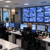 Santander prepara una plataforma para avisar a la Policía con la cámara del móvil: foto, vídeo y ubicación en un mismo envío 