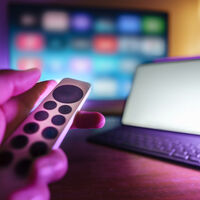 Netflix usó una IA para mejorar la imagen de una serie de los 80. Ha sido un desastre