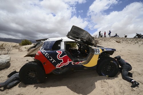 ¿Qué pasa con la gente que se pega un piñazo en el desierto? La otra cara de los rallys