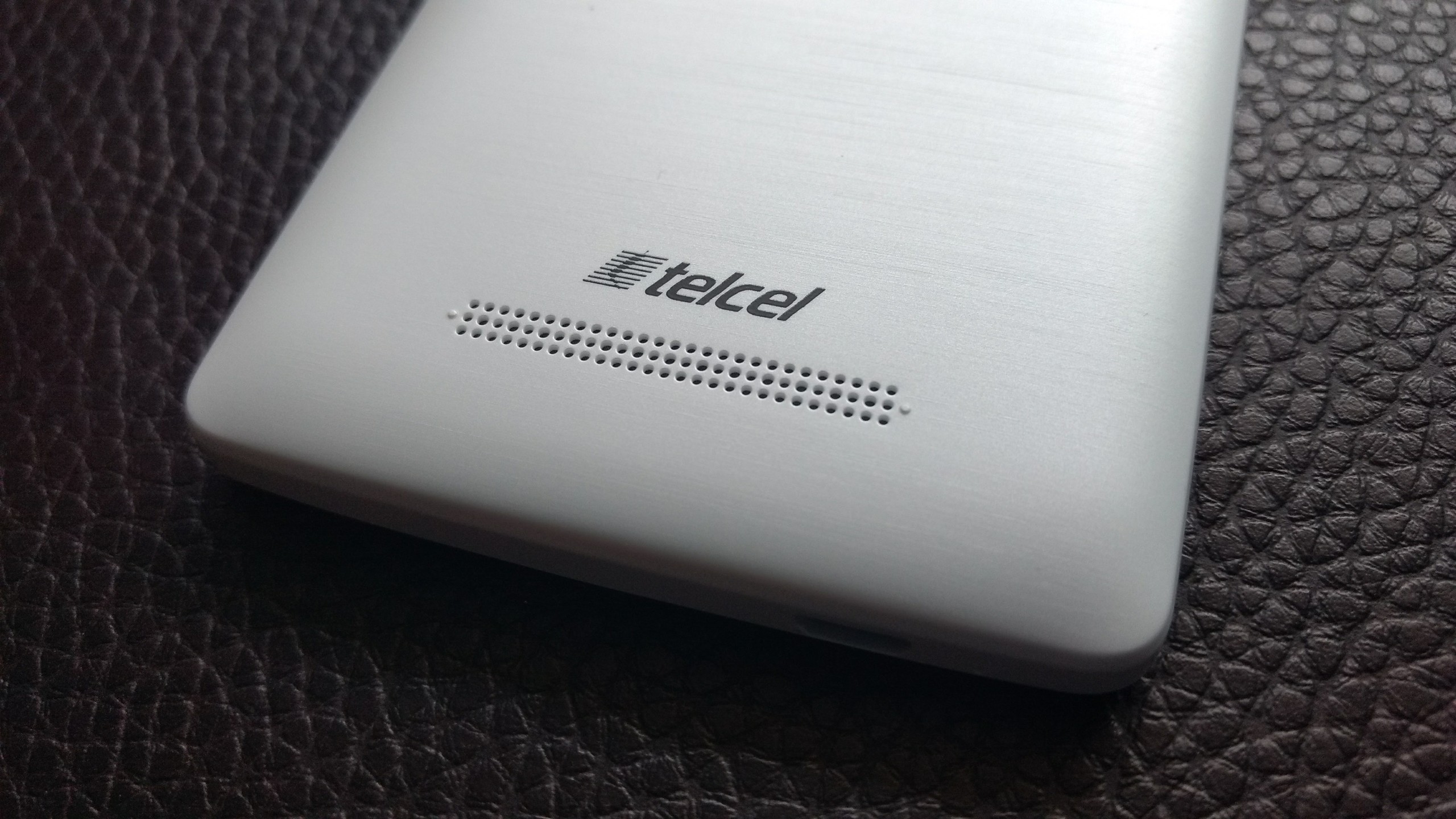 Foto de Lanix Ilium LT510 (3/10)