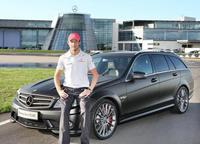 Jenson Button estrena un impresionante Mercedes Clase C DR 520 Estate 