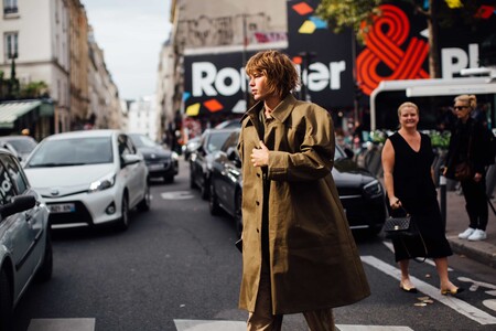 El mejor street style de la semana nos lleva a París y nos demuestra cómo se llevan los abrigos para este otoño