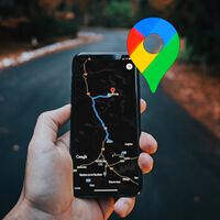 Google Maps tiene un modo que deja la pantalla en negro para el máximo ahorro de batería. Así cambiará la aplicación