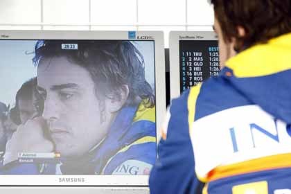 Alonso no se cierra ninguna puerta para el 2009