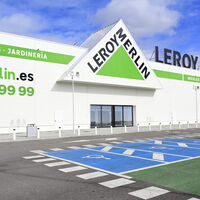 Este es el garaje que tiene Leroy Merlin por 1.500 euros y en el que caben dos coches 