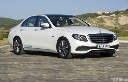 Mercedes-Benz Clase E 2016: al volante de esta lujosa berlina con "piloto automático"
