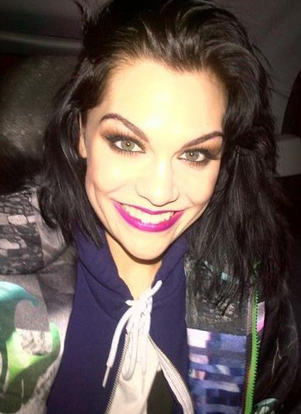 Jessie J y sus caretos en Twitter... ¡Todo un mundo!