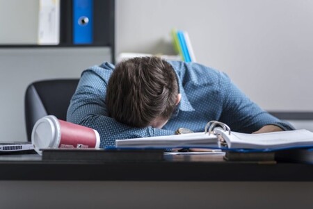 La jornada laboral de cuatro días no debe venir por decreto sino por productividad