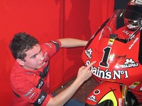 Presentación del equipo Fortuna con Jorge Lorenzo