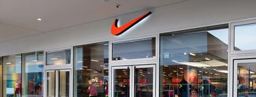 Liquidación en el outlet de Nike con pantalones, zapatillas Air Max, sudaderas y más casi a mitad de precio