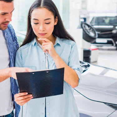 Ya casi nadie puede comprar autos al contado en México: hoy depende del crédito e incluso hay agencias que condicionan la compra