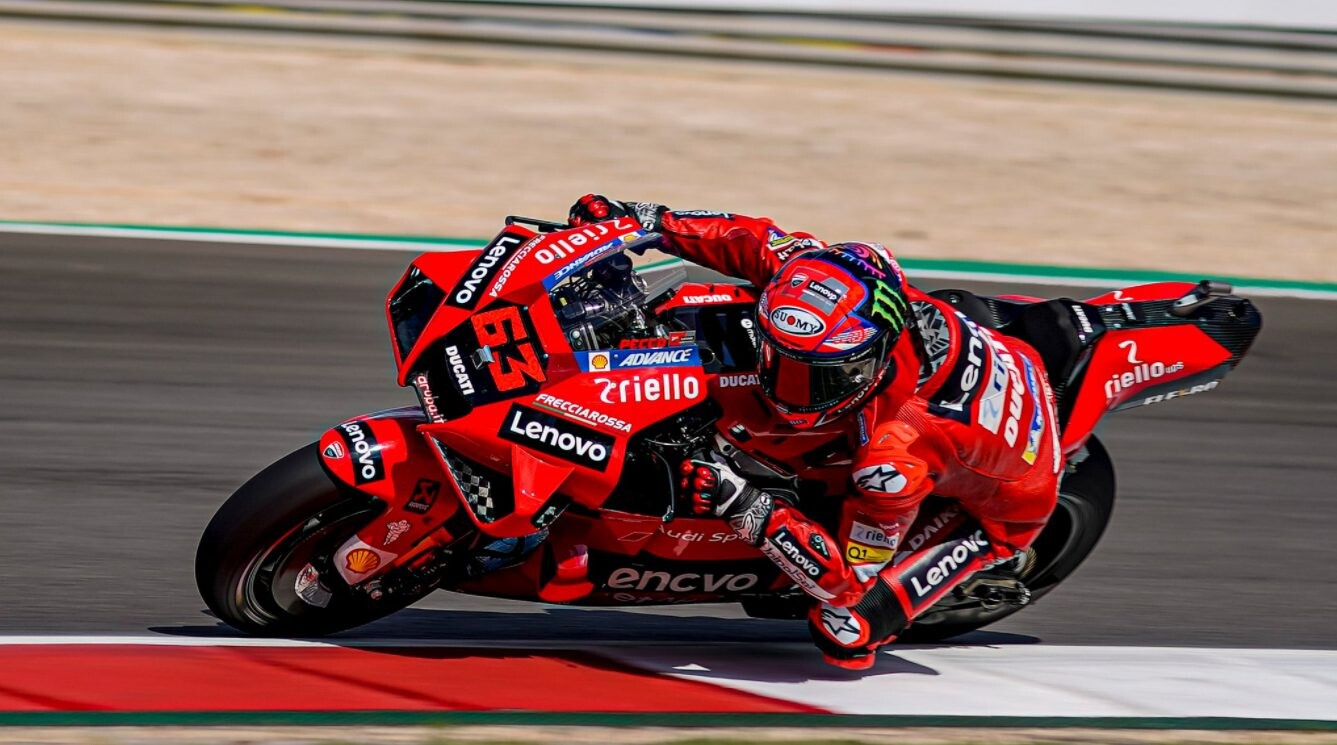 Pecco Bagnaia vuela en los FP2 de MotoGP en Portimao con Marc Márquez en la sexta posición