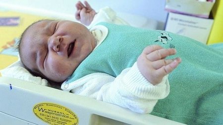 Bebé de seis kilos nace sin cesárea
