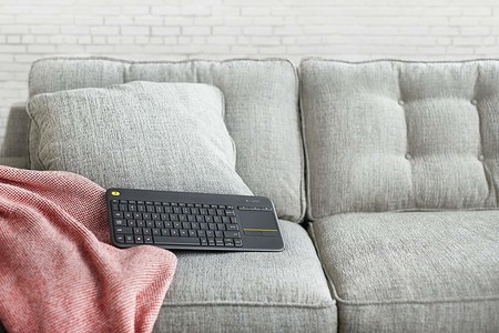 Teclado inalámbrico Logitech K400 Plus, ideal para Smart TV, por sólo 20,49 euros en Amazon