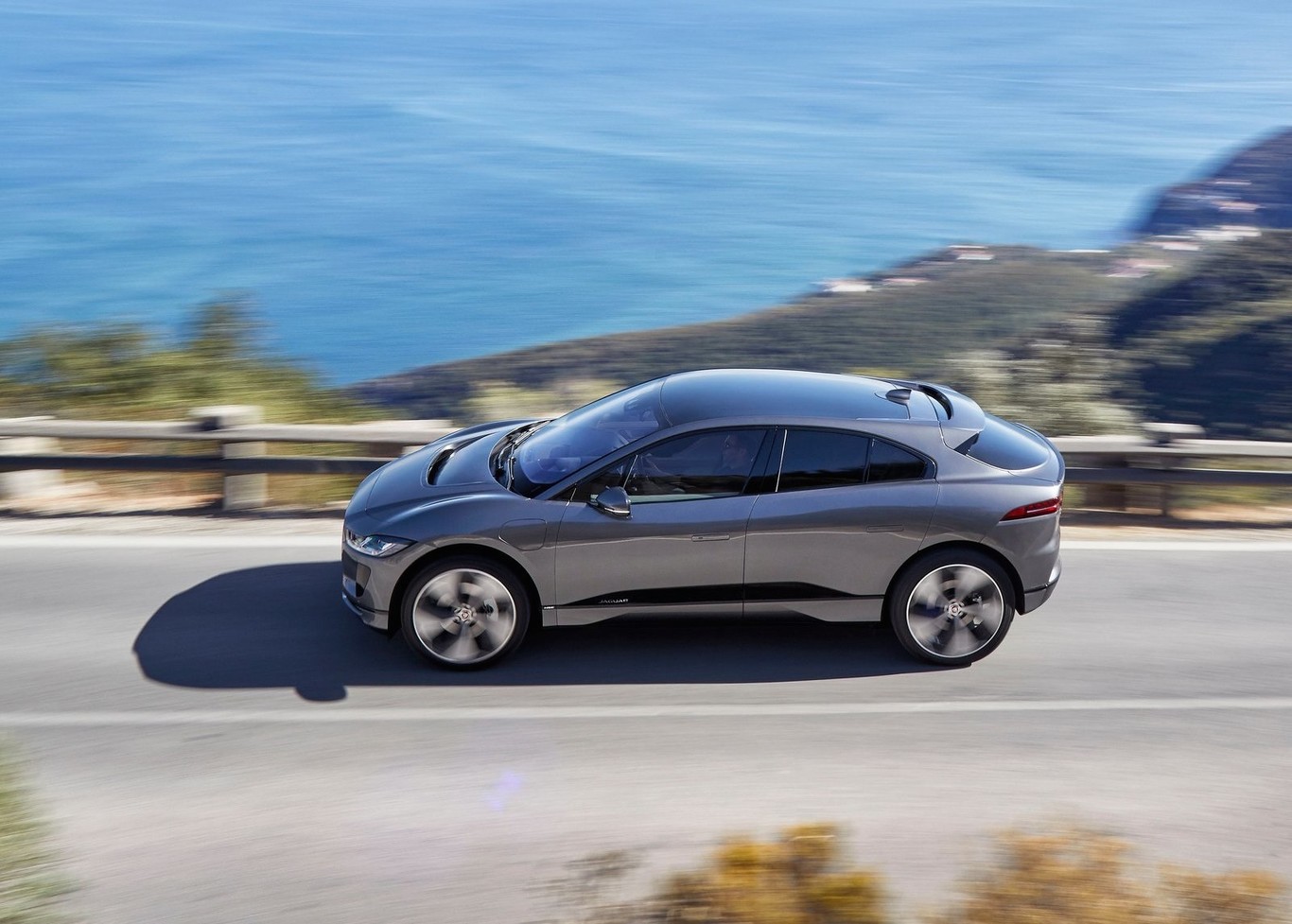 En 2040 tu auto no será tuyo ni será auto: será un SUV eléctrico compartido