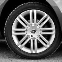 Renault deberá estrechar lazos con Nissan antes de plantearse una fusión con Fiat, según el Gobierno francés