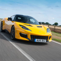 El CEO de Lotus quiere replicar el modelo Porsche: lanzar un SUV para poder seguir haciendo deportivos