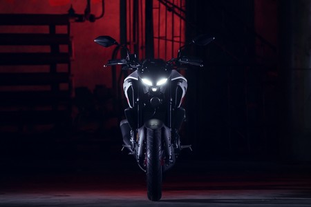 La nueva Yamaha MT-03 llegará en diciembre por 5.499 euros, una moto naked para el carnet A2 250 más cara