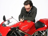 La Ducati 916 de Bono, a subasta por una causa solidaria