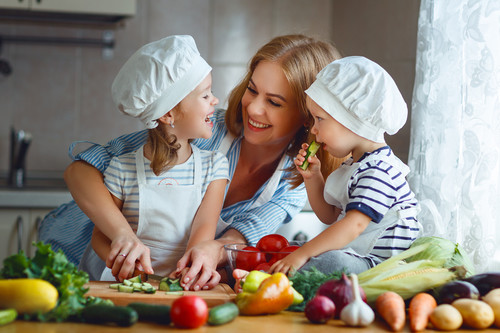 Niños veganos y vegetarianos: cómo llevar una alimentación adecuada