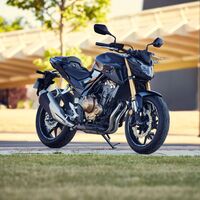 Honda CB500F: la nueva naked de Honda cambia la decoración y pierde peso para los mismos 48 CV