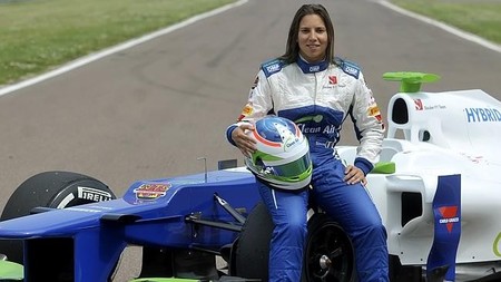 Simona de Silvestro: “Mi objetivo es llegar a la Fórmula 1 en 2015”