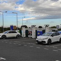 "Apostarlo todo al coche eléctrico podría llevar Europa a un callejón sin salida", avisa el Tribunal de Cuentas de Europa 