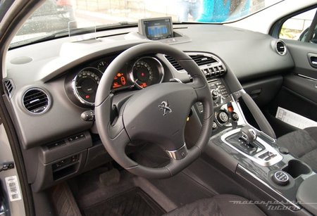 Peugeot 3008 HYbrid4 presentación 06