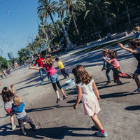 Siete cosas positivas que tiene para los niños vivir en la ciudad