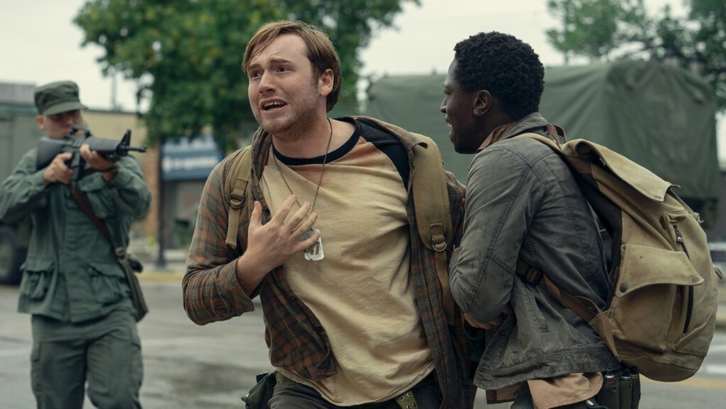 El director de 'La larga marcha' explica por qué cambió el final del libro de Stephen King: "Es el único digno de ganar"