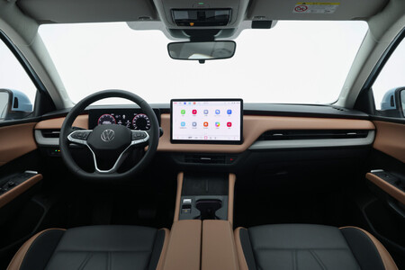 Parece o novo Jetta, mas custa metade do preço e é mais moderno: este é o Volkswagen Sagitar S.