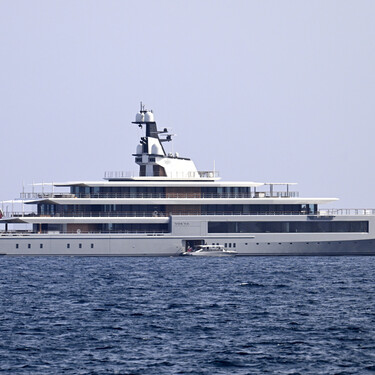 Claro que el yate de Spielberg que acaba de atracar en Mallorca tiene un cine: lo sorprendente es todo lo demás