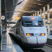 El AVE a Extremadura es el espejo del anacronismo ferroviario español: vías sin electrificar, ancho ibérico y tiempos de paso de 1970