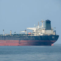 El estrecho de Ormuz no lo cierran los misiles de Irán: lo cierran las aseguradoras, y lo pagaremos en la gasolinera