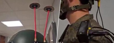 A mais recente tática da Rússia não são drones kamikaze, mas soldados com capacetes com antenas que surpreendem a Ucrânia 