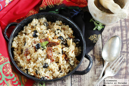 Receta de arroz integral con tomates secos, almendras y aceitunas