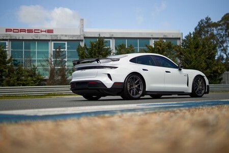 Porsche Taycan Turbo GT 2025