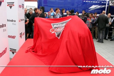 MotoGP Valencia 2011: presentación de la nueva Mahindra Moto3