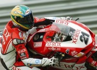 Bayliss gana y Toseland se queda sin doblete...otra vez