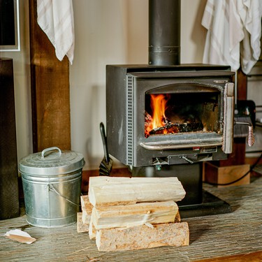 Si tu calefacción usa pellet, leña o briquetas, ahora es un buen momento para comprarlos. La rebaja del IVA no durará para siempre