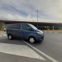 La DGT niega estar usando radares móviles en las furgonetas camufladas que vigilan distracciones