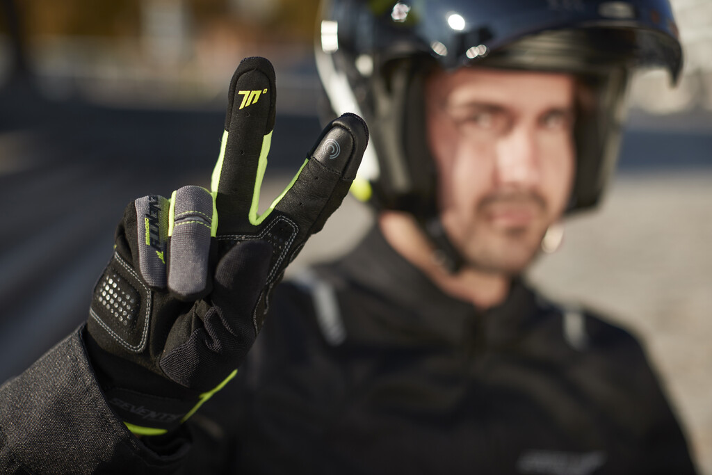Seventy Degrees presenta sus guantes de verano para moto: protección y ventilación en las manos por un precio de 29,90 euros