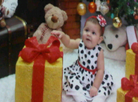 La foto de tu bebé: Tiffany con su regalo de los Reyes Magos