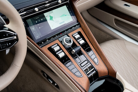 Aston Martin DB12 Volante Prueba 10