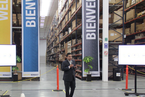 Renault inaugura su centro de distribución y almacenamiento de autopartes, reducirá el tiempo de reparaciones y eliminará quejas