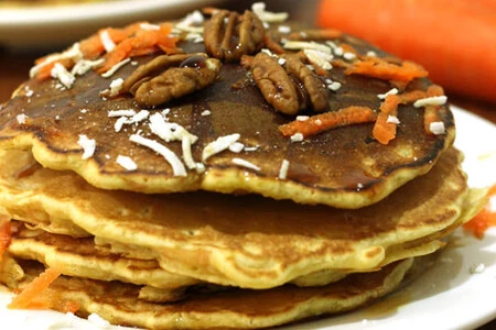 Hot cakes de zanahoria y coco. Receta