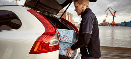 Olvídate de quedarte en casa esperando un paquete, Volvo quiere que lo recibas directo en tu cajuela