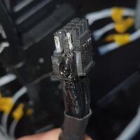 La RTX 4090 no soluciona sus problemas de temperatura y un usuario revela que su GPU se derritió por los dos lados