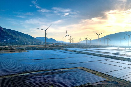 Paneles Solares Y Aerogeneradores